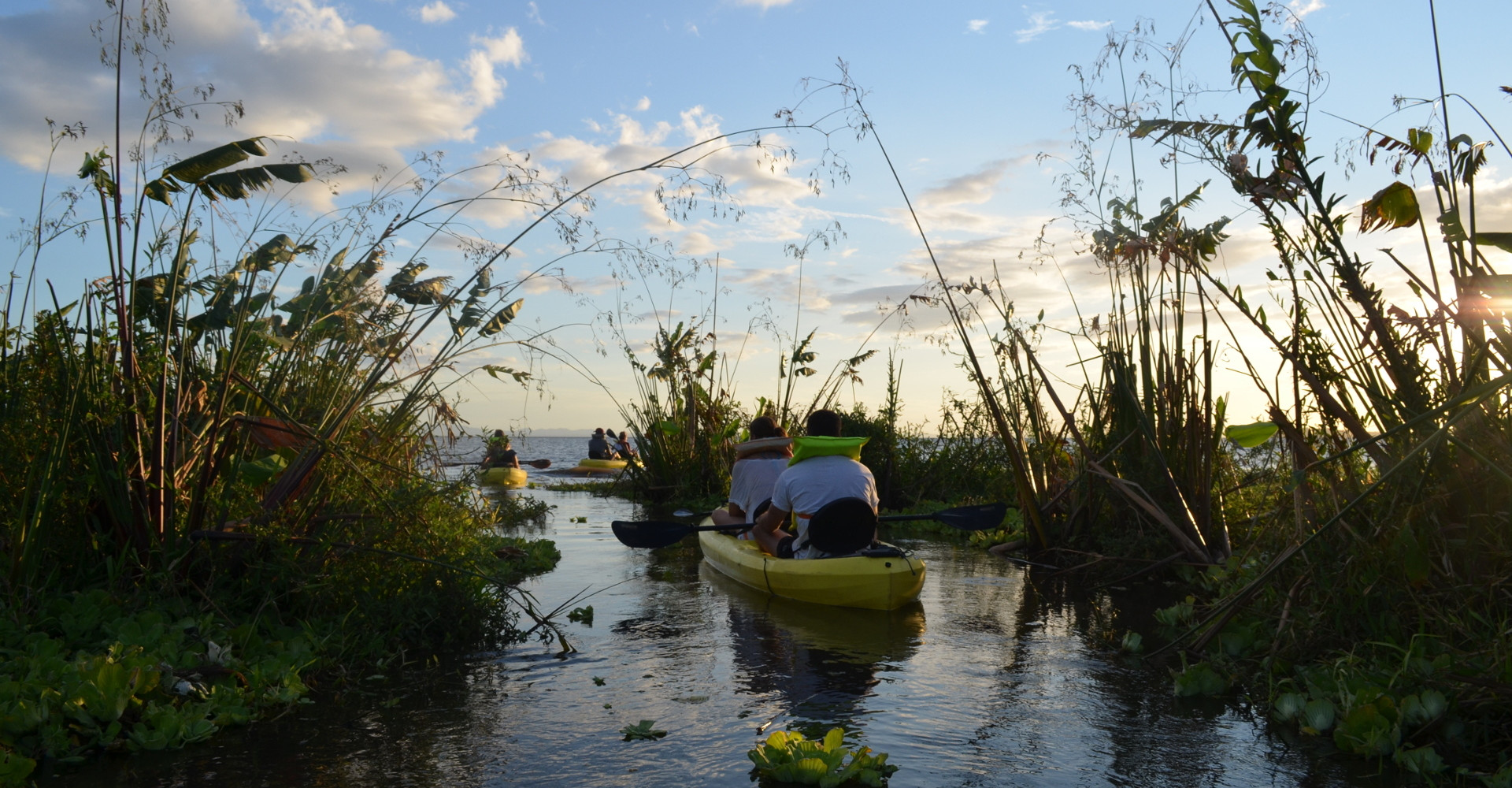 kayak-sunset-ometepe