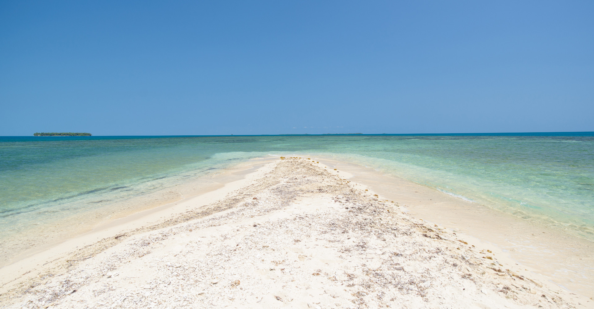 cayos-perlas-beach