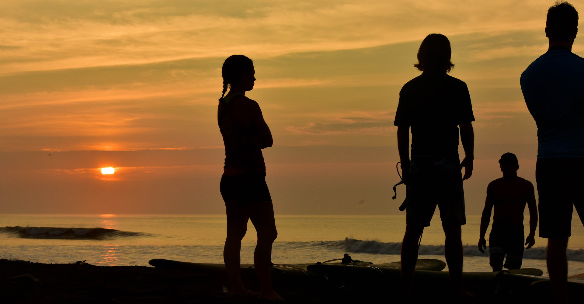 5-surf-lessons-panama