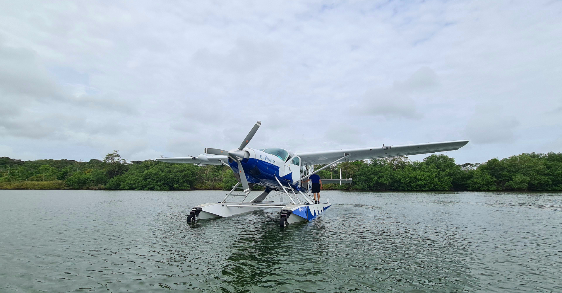 caravan-rio-chagres