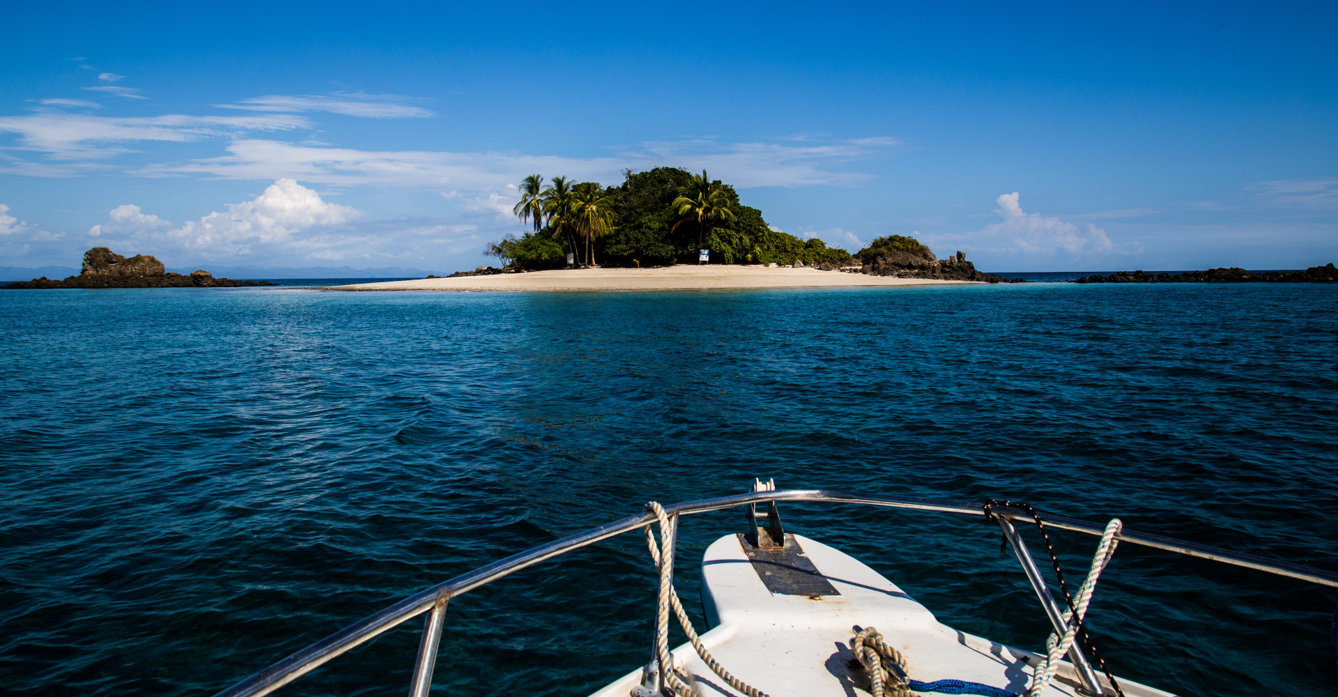 coiba-boat