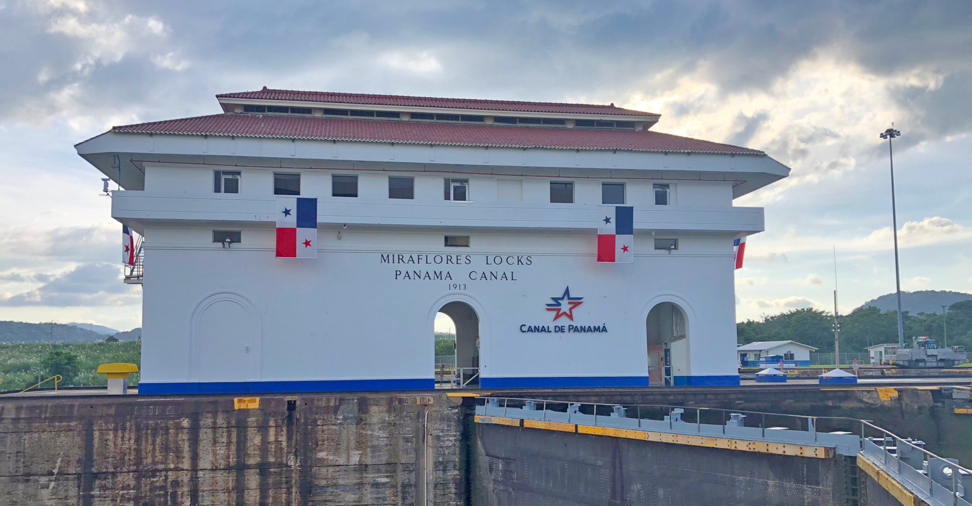 panama-miraflores-locks